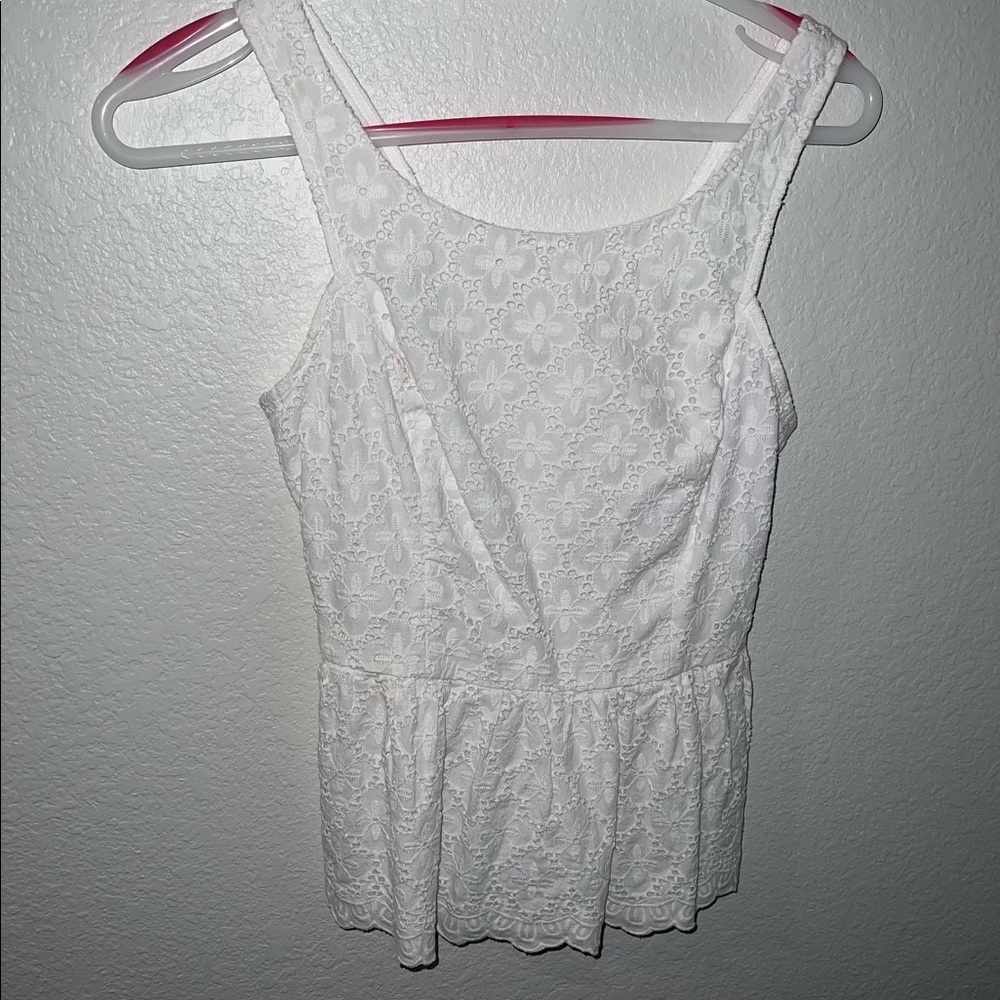 Lilly Pulitzer white top; great condition worn 2x; size 0 zip back